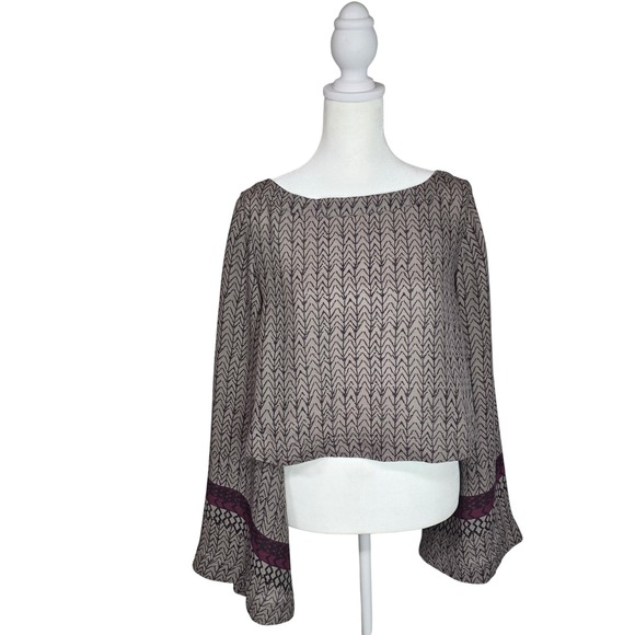 Free People Tops - Free People Jade Aligned Gray Patterned Bell Sleeve Cropped Top Blouse XS